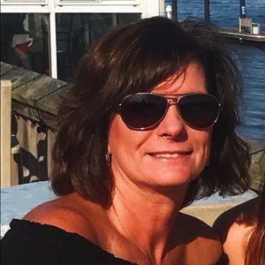 Meet your Posher, Leigh